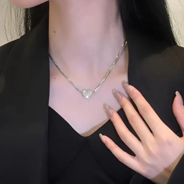 Magnetna ogrlica sa srcem | HEARTBOND