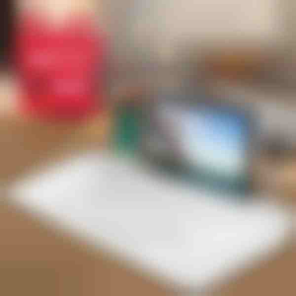 Multifunkcionalni organizator stola + crni marker BESPLATNO | DESKNOTE